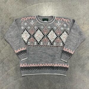 Elegant Gray and Pink Women's Sweater
